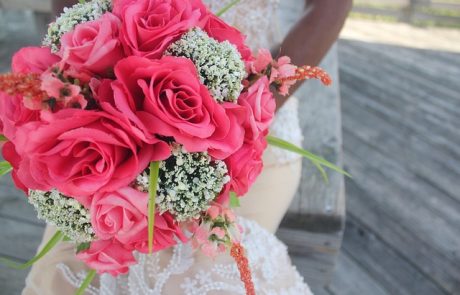 עיצוב פרחים לחתונה: מהן האפשרויות שעומדות בפניך? 